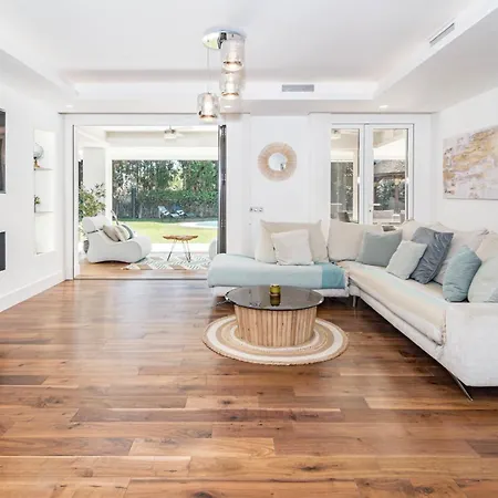 Nottingham: Stunning Private Μαρμπέλλα