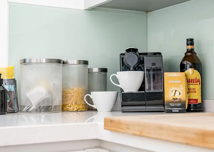 Nottingham: Stunning Private Marbella