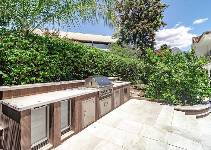 Nottingham: Stunning Private Marbella