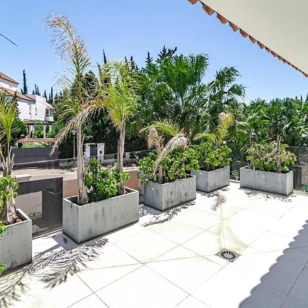 Nottingham - Private Getaway Marbella