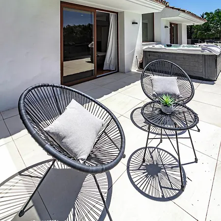 Nottingham: Stunning Private Marbella