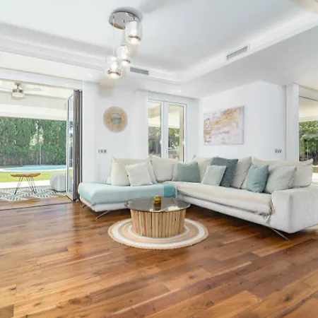 Nottingham: Stunning Private * Marbella