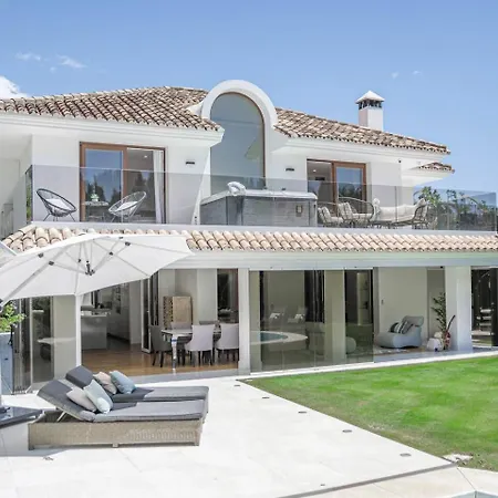 Nottingham: Stunning Private ماربيا