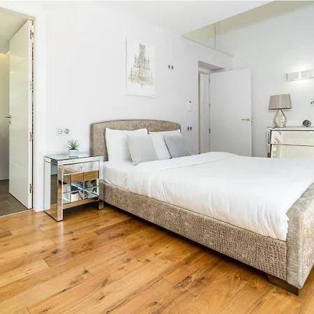 Nottingham: Stunning Private ماربيا