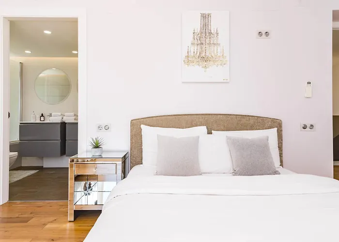 Nottingham: Stunning Private *