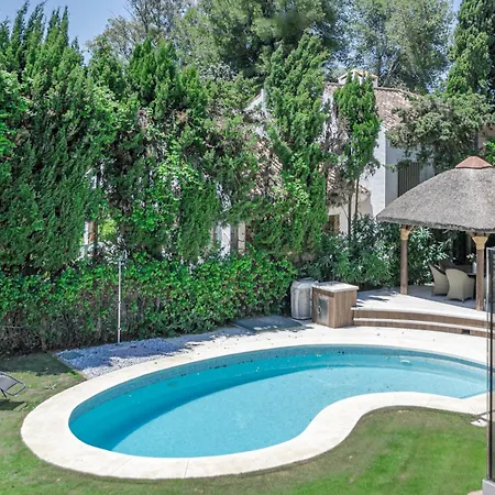 Nottingham: Stunning Private Marbella